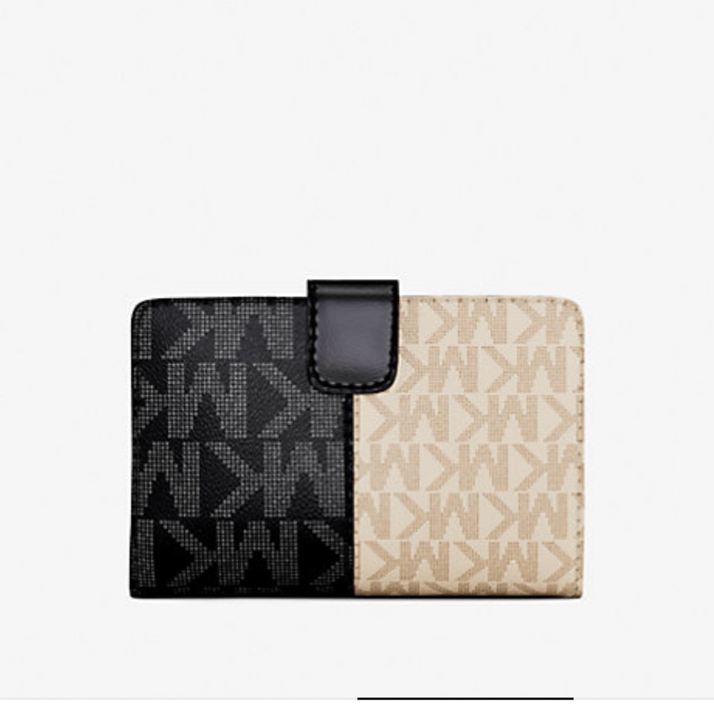Michael Kors Wallet - Picture 3 of 4